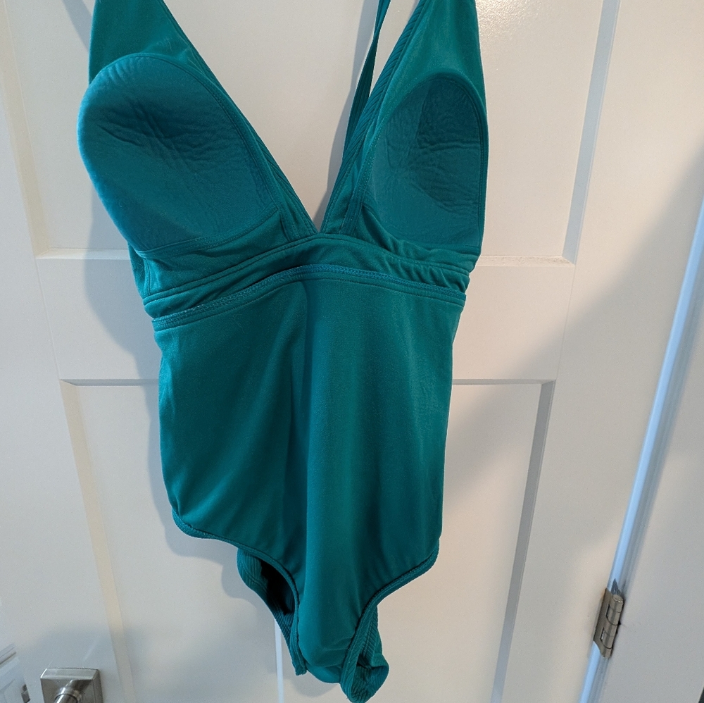 Time & Tru Woman's Ribbed One Piece Plunge Adjustable Halter Swimsuit, XL - Picture 8 of 13